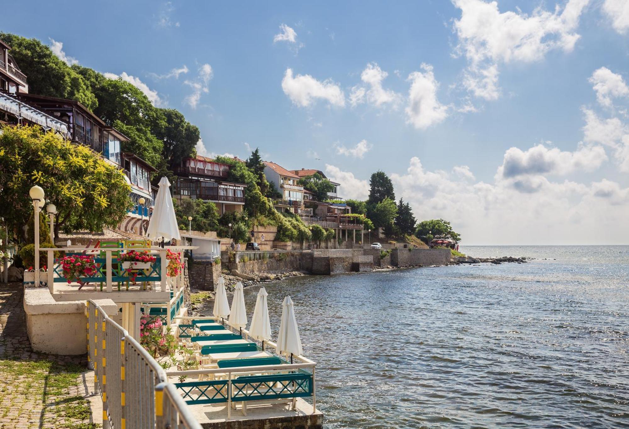 Luxury First Line Apartment With Pool By The Sea Nessebar Eksteriør billede
